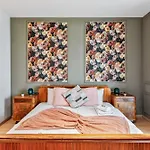 Vibestudio Vintage Flower - Central - New - Ac